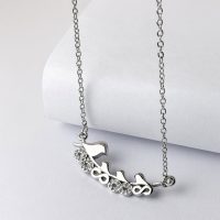 گردبند استیل پرنده با آبکاری نقره‌ای