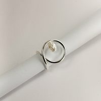 انگشتر نقره‌ای حلقه مرواریدار