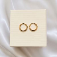 گوشواره حلقه‌ای طلایی کوچک